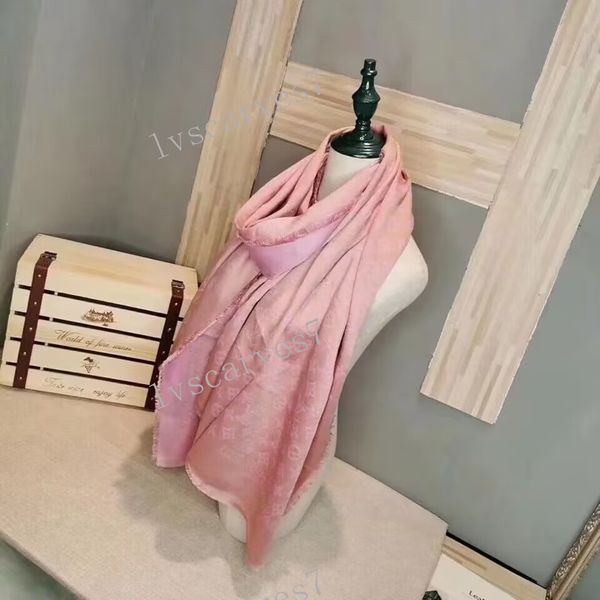 Nuevo diseñador de moda Bufanda Cachemira V Mujeres Rosa Moda de lujo Bufandas L letra Shawl Cálculo Wool Wool Pink Impresión sólida Cualidades Fresh 10a Calidad al por mayor