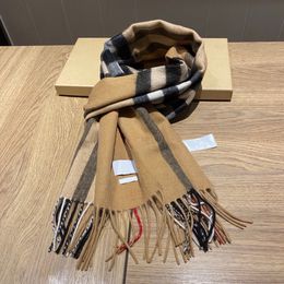Nuevo diseñador de moda Bufanda suave invierno Patinaje al aire libre para mantener bufandas abrigadas Bufanda 100% de cachemira para mujer sciarpa regalo del día de San Valentín schal mantener abrigado chal