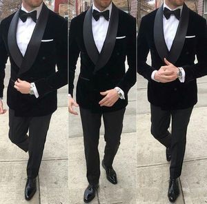 Nieuwe Mode Double Breasted Black Velvet Bruidegom Tuxedos Sjaal Revers Mannen Past Bruiloft / Prom / Diner Beste Man Blazer (Jas + Broek + Tie) W349