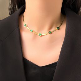 Nueva moda, gargantilla de cadena de serpiente plana, collar femenino de oro amarillo de 14k, collar verde CZ para mujer, regalo de joyería