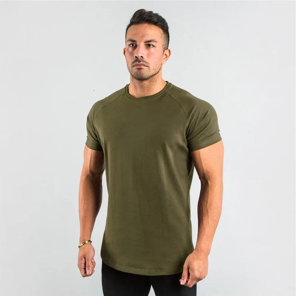 Nouveau mode haut plat Fitness hommes T-shirt à manches courtes Muscle Jogger Fitness T-shirt hommes vêtements de sport Slim Fit T-shirt 240307