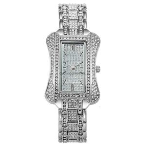 Nieuwe mode Full Sky Star Small Taille Womens Watch met diamant ingelegd