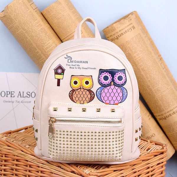 Nueva Moda Niñas Mochila Dibujos Animados Búhos Lindos Remaches Hombros Bolsa Adolescente Niños Mochilas escolares Niñas Ocio Bolsas de Viaje Regalos de Navidad