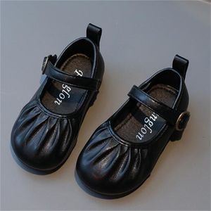 Nieuwe mode meisjeskleding schoenen lente zomer kinderen sneakers peuter baby sandalen kinderen casual flats schoen prinses lederen schoenen