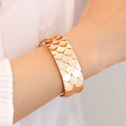 Nieuwe mode high-end sieraden punk metalen polijsten hyperbole vis schalen openen manchet kralen armband voor vrouwen pulseras anime q0719