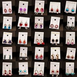 Nueva mezcla de joyería de moda Pedido 100 estilos 100 pares Pendientes de diamante Pendientes de perlas Hebilla para mujeres Pendientes de boda Stud