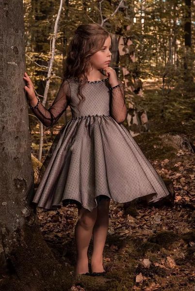 Nouvelle mode petites filles Pageant robes encolure dégagée genou longueur manches longues robe formelle robes de fête d'anniversaire enfants robe de bal