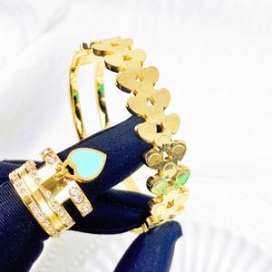 Nuevos brazaletes de amor a la moda, pulseras chapadas en oro para mujer, venta al por mayor, brazaletes de acero inoxidable de marca famosa para mujer, joyería Q0717