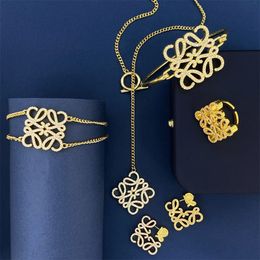 Nieuwe mode Luxe Merk Designer Sieraden Sets Armband, Oorbellen Ketting Hoogwaardige 18 K Goud Vrouwen Meisje partij Sieraden Gift
