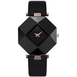 Nouvelle mode femmes de luxe montre nouvelle mode femmes robe montres boîtier en céramique bracelet en cuir Relogio Feminino dame Quartz Wr270D