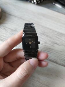 Nouvelle mode homme femme montre mouvement à quartz montre de luxe pour homme FEMMES montre-bracelet en céramique montres rd11269z