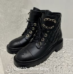 Nueva moda Martin Boots Mujer diseñador de marca de lujo con cordones de fondo plano motocicleta de alta calidad de cuero genuino botas cortas de media pantorrilla Mujer Chanes zapatos de diseñador cd