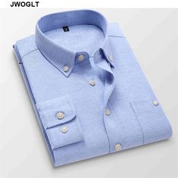 Chemise Oxford à manches longues pour hommes, nouvelle mode, poche poitrine avant gauche, coupe ajustée, col boutonné, chemises de travail blanches sociales 210412