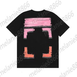 Nueva moda fuera de las camisetas de los hombres rotulador Graffiti Color pintura flecha estampado púrpura manga corta camiseta hombres y mujeres sueltas