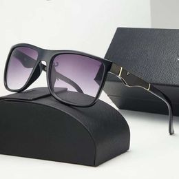 Nieuwe mode -ovale zonnebril voor mannen Designer Zomertinten Gepolariseerde bril Zwarte Vintage Oversized Sun Glazen van vrouwen mannelijk zonnebril met doos