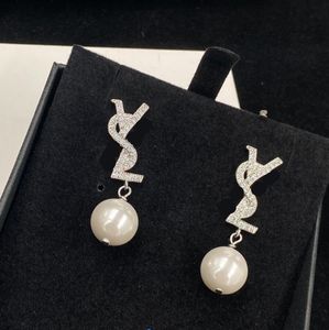 Nieuwe mode Pearl charme drop Dangle Earring Aretes Luxe ontwerper Silver Letter Ear Stud Damesfeest Wedding Sieraden Oorbellen Hardgronden
