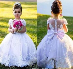 2022 Vestidos de niña de flores de campo Arco trasero Vestido de bola de marfil blanco Joya Mangas hasta el suelo Vestido de desfile para niñas con vestidos de apliques de encaje Falda tutú de fiesta C0530F1