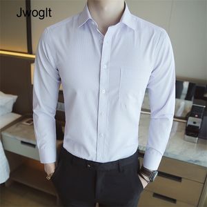 New Fashion Regular Fit Men's Business Shirt Men's Striped Long Sleeve Professional Workwear Free Lroning Shirts Male Clothing 210412