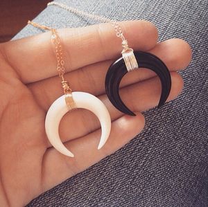 Collier ras du cou en résine pour femmes, grande corne en forme de croissant de lune, avec chaîne, bijoux bohème, cadeau