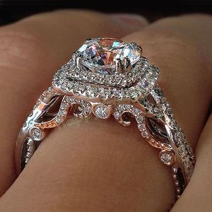 Nieuwe Mode Zilveren Kleur Clear Zirkoon Ring Voor Vrouwen Meisjes Geschenken Vrouwelijke Engagement Wedding CZ Crystal Ringen
