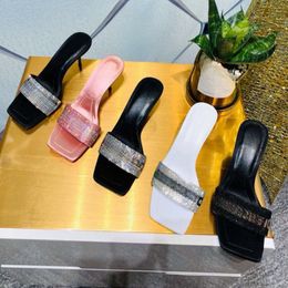 Nouvelles pantoufles de mode sandales de créateurs de luxe diamant d'eau lettre en cuir véritable écriture femmes sexy talons hauts sandales antidérapantes en plein air mot chaussures de plage