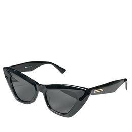Nouvelle mode lunettes de soleil de luxe œil de chat UV400 1101 lentilles de protection lunettes rétro montures noires planche extérieure lunettes populaires simples lunettes vintage