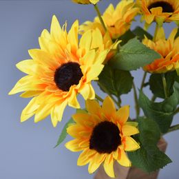 Nouvelles tendances de la mode soie artificielle 3 têtes tournesols moyens branche unique pour la maison mariage Hallowen noël nouvel an décoration fleurs Bouquets