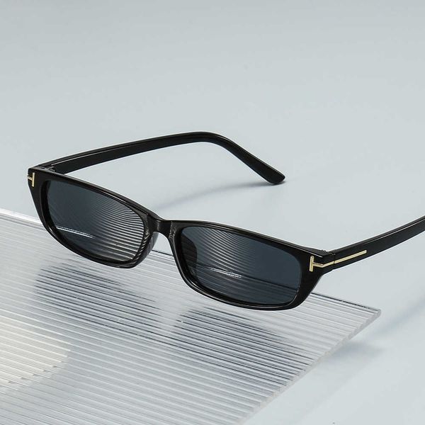Nouvelle mode lunettes de soleil à petite monture à la mode t maison populaire sur Internet vitrine lunettes de rue marée