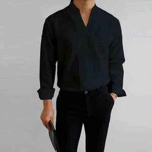 Nieuwe mode V-hals Solid Shirts Men Shirt Smart Casual Dessen Spring Zomer Zomer Lange Mouw T-tops Tops Men Loose Pullover Streetwear L220704