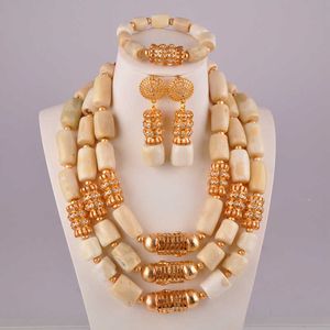 Nouvelle mode ensemble de bijoux en corail blanc nigéria mariage perles de corail ensembles de bijoux africains pour les femmes H1022
