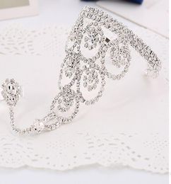 Nouvelle mode blanche Diamond Hand Chian Jewelry Silver Chaîne Femmes Silver Charm Silver ACCESSOIRES BRIDAL BRACELETS DE MAINE