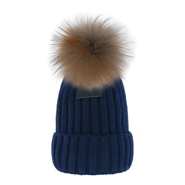 Mode Hiver Fluff Balls Bonnets avec Ornements Hommes Femmes Classique Designer Tricoté Chapeaux Fourrure De Raton Laveur Pompons Skull Caps pour Unisexe