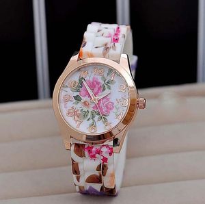 Genève montre-bracelet femmes robe montre fleur montres de luxe Silicone gelée bonbons Rose or fleur Quartz horloge de sport