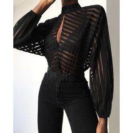 Nouvelle mode femmes maille Blouse dames Sexy creux col en V chemise décontracté à manches longues t-shirt hauts noir Transparent Clubwear X0521