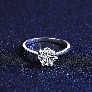 Nieuwe Mode Vrouwen Mosan Diamond S Sier Europese Brang Ontwerp Prachtige Ring Vrouwen Bruiloft Sieraden Veelzijdige Accessoires