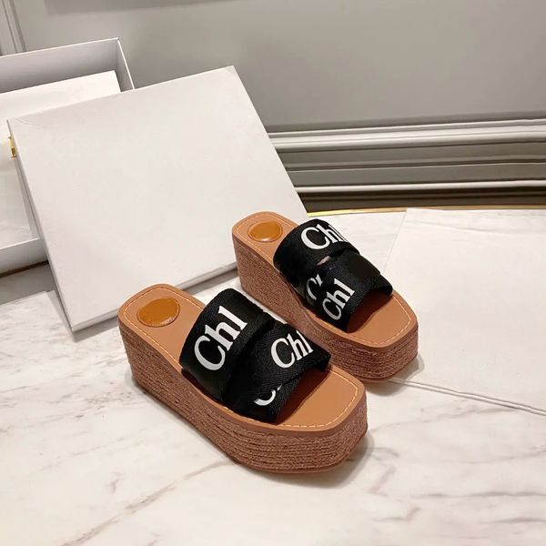 Nouvelle mode Woody Flat Slipper Sandal Clog Summer Beach Casual Chaussures de luxe Sliders Toile Femmes Hommes Cadeau extérieur Piscine Plate-forme Chaussure Designer Mule Slide Girl Lady Box