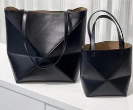Nouveau sac fourre-tout à géométrie pliante à la mode et minimaliste sac à bandoulière unique sac seau de grande capacité sac de luxe en cuir véritable pour femme