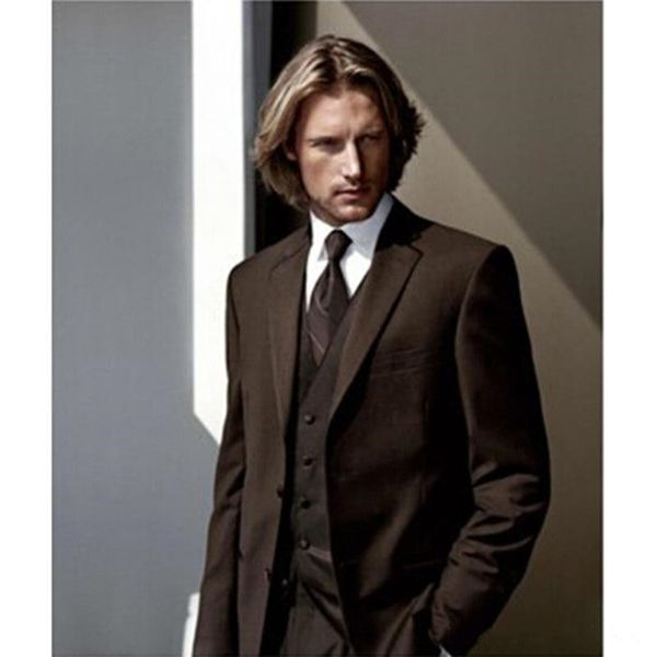 Nueva moda Dos botones Marrón chocolate Novio Esmoquin Muesca Solapa Padrinos de boda El mejor hombre se adapta a los trajes de boda para hombre (chaqueta + pantalones + chaleco + corbata) 801