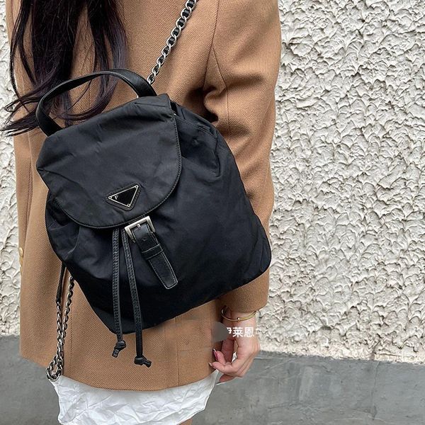 Nouvelle féminine Lady Lady High Captime Imperproof College Sac à dos Femmes à la mode Sacs d'école d'ordinateur portable Bagt de livre de voyage fille mignonne Cool Parachute Sac à dos