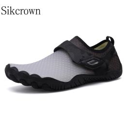 Nouvelles chaussures à cinq doigts Chaussures d'eau pour femmes hommes pieds nus plage en amont chaussure de sport respirant rapide Dry River Sea Aqua Sneakers