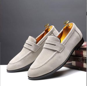 Nuevos zapatos planos para hombre, zapatos informales de ante liso de talla grande, mocasines suaves a la moda, calzado de tacón plano ligero para conducir para hombre