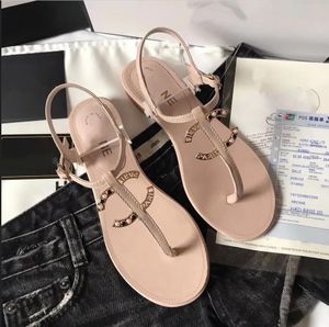 Nieuwe Flats Sandaal chanells sandalen Dames Schoenen Kanaal Zomer Strand Clip Toe Slippers Luxe Merk Designer Slippers Gewatteerde Ketting Sandalen Lage Hak Slippers Logo Tn