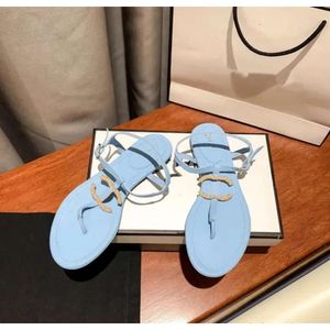 Nieuwe flats sandaal dames schoenen kanaal 2024 zomer strandclip teen glijbanen luxe merkontwerper flip-flops gewatteerde ketting sandalen slippers logo tn 751