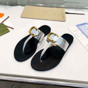 Nouveaux tongs été clip pieds plage hommes et femmes fond plat couple pantoufles vacances sandales décontractées chaussures de créateurs de luxe Tailles 35-46 + boîte