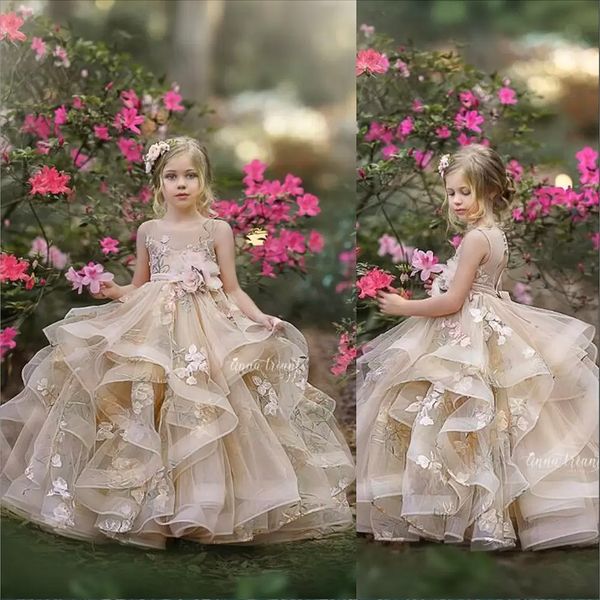 Nouvelles robes de fille de fleur pour les mariages bijou cou champagne volants gonflés à plusieurs niveaux floraux petits enfants robes de bébé robes de première communion