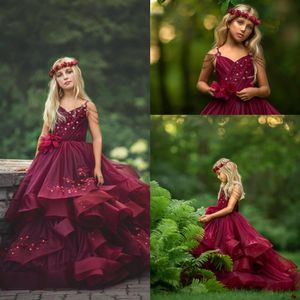 Nouvelle Fleur Filles Robe Bordeaux Dentelle Appliques Perles De Cristal Enfants Balayage Train Volants À Niveaux Filles Pageant Robes De Noël Birth309b