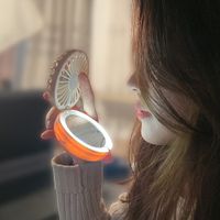Nouveau miroir de beaut￩ pliant LED remplissage l￩ger petit ventilateur deux-en-un mini charge USB portable muet sans balais