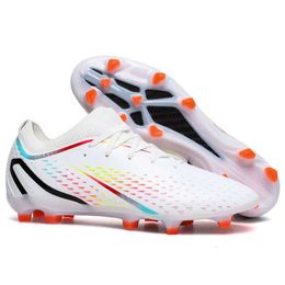 Nouvelles chaussures de football avec des ongles longs de couleur de canard mandarin, ongles cassés, herbe moulue, chaussures de football de clous de colle pour enfants