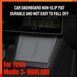 Panneau de chargement sans fil pour Tesla modèle 3 + Highland 2024, Console centrale, coussin en Silicone, accessoires d'intérieur antidérapants, nouveau