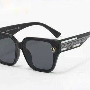 Nouveau étranger 2024 Trade Sunglasses Advanced Anti UV Mens Fashion Brand Sunglasses Factory Lunes Direct Sales 1043